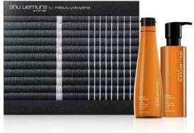 Shu Uemura Urban Moisture Holiday Gift Set 2026 300+250 ml - Hårvårdsset