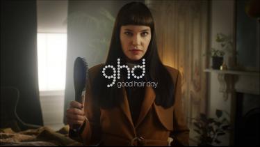 QUEEN OF THE SHEETS | Introducing ghd glide